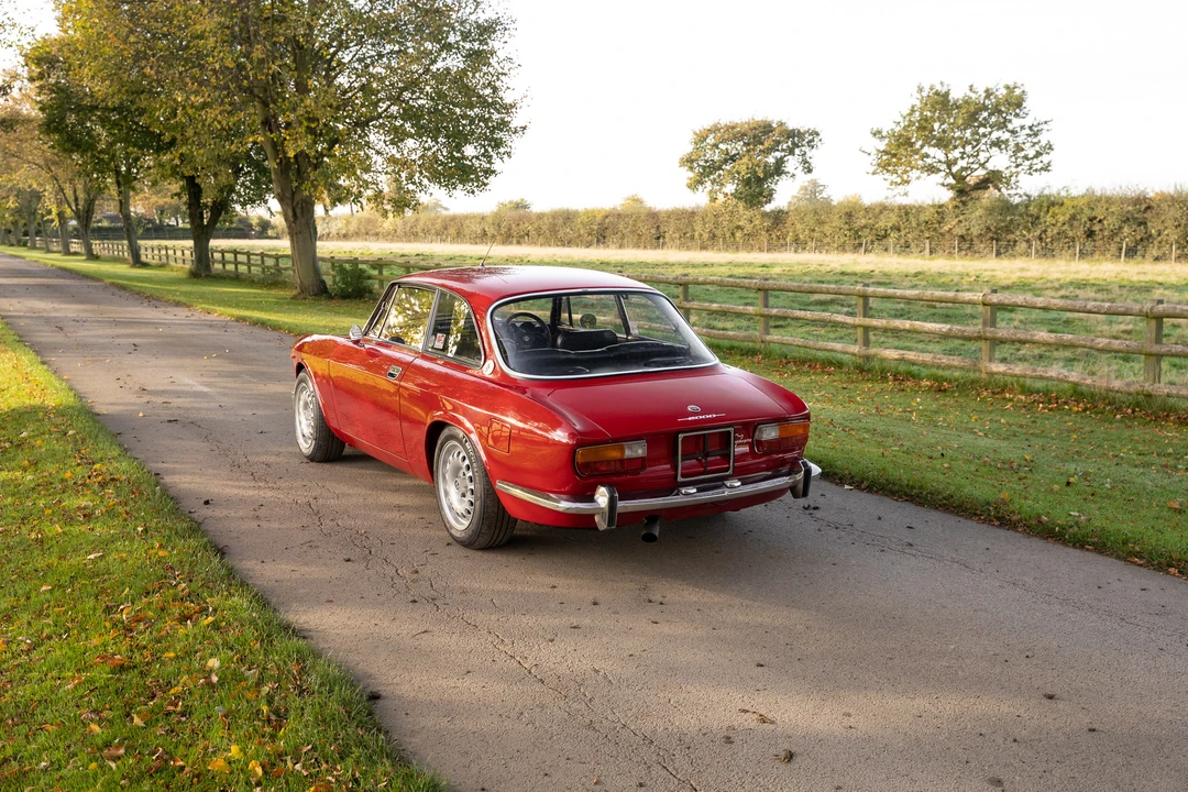 1973 Alfa Romeo 2000 GT Veloce - Image 14 of 31
