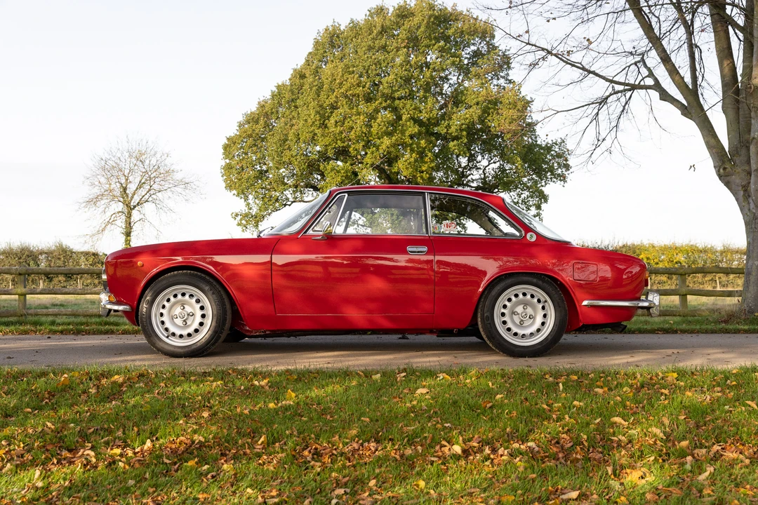 1973 Alfa Romeo 2000 GT Veloce - Image 5 of 31