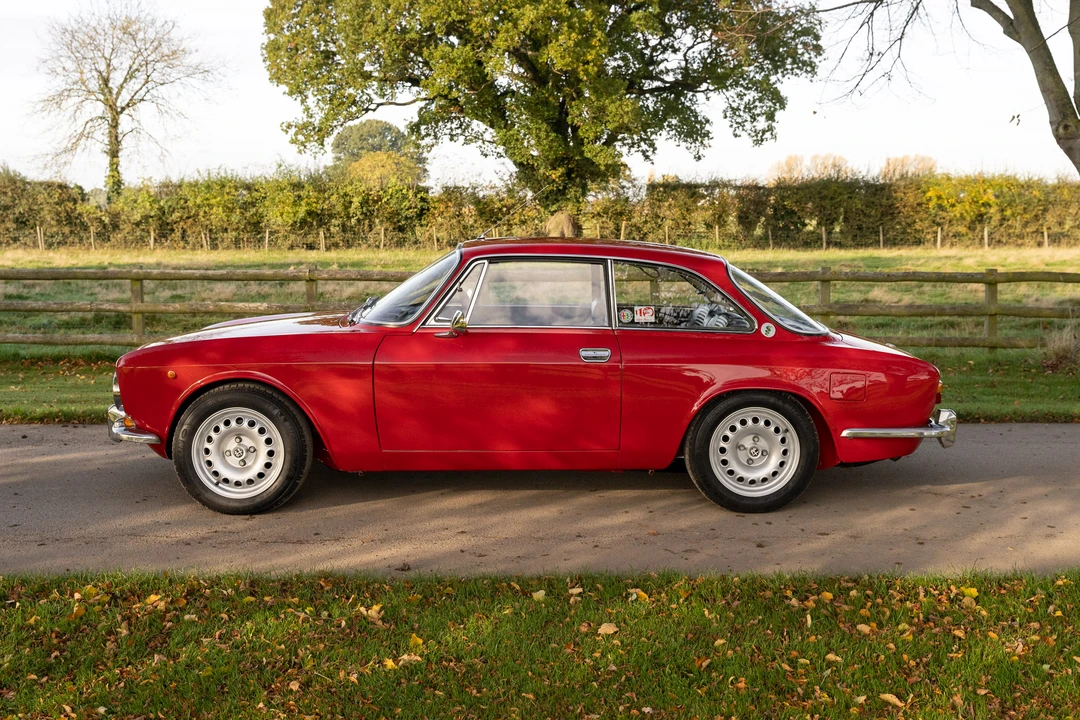 1973 Alfa Romeo 2000 GT Veloce - Image 13 of 31