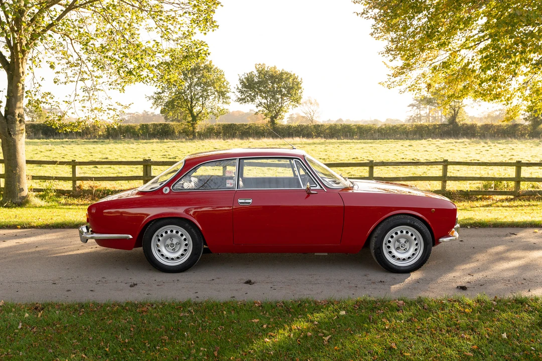 1973 Alfa Romeo 2000 GT Veloce - Image 9 of 31