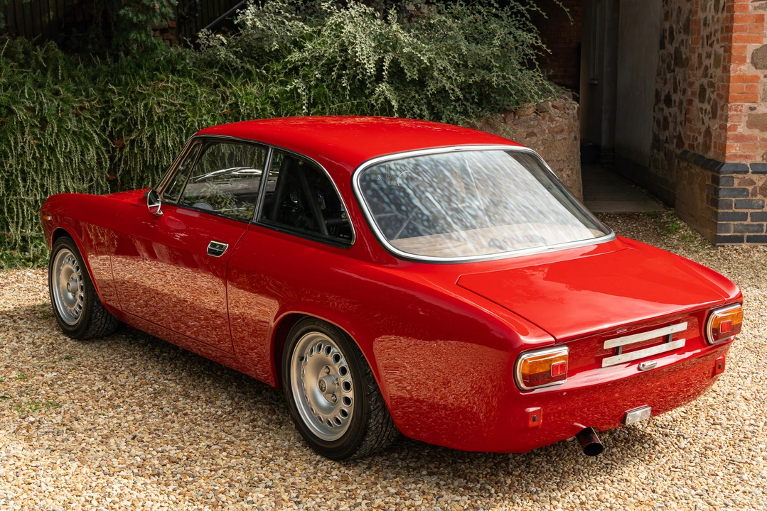 1973 Alfa Romeo 2000 GT Veloce - Image 9 of 31