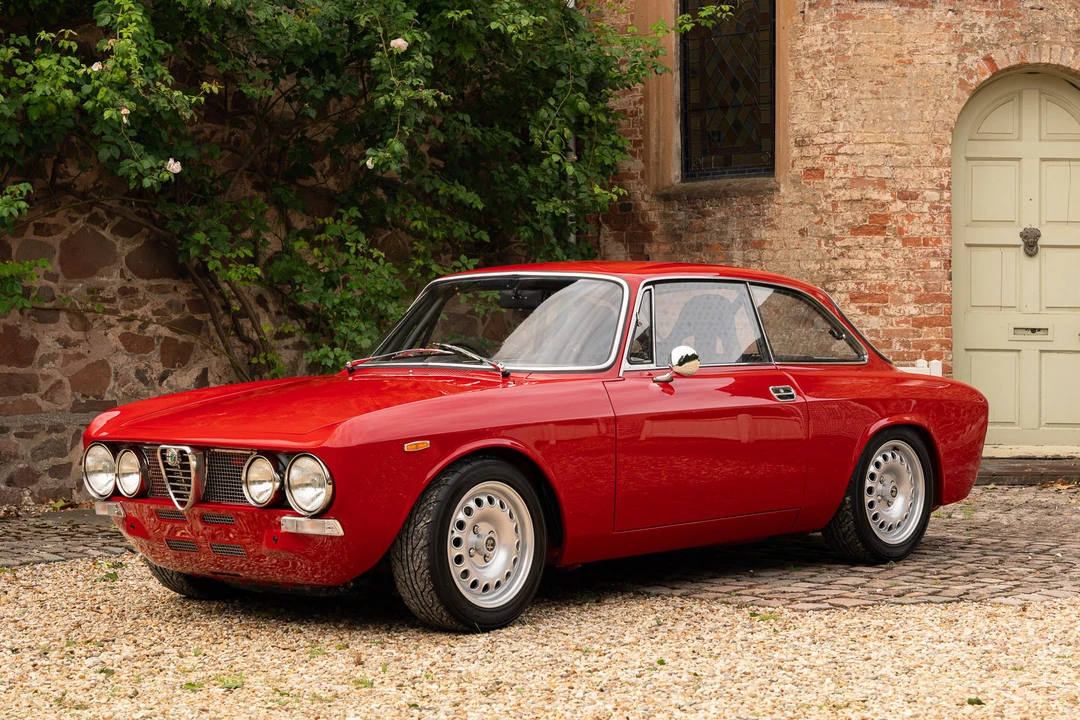1973 Alfa Romeo 2000 GT Veloce - Image 2 of 31