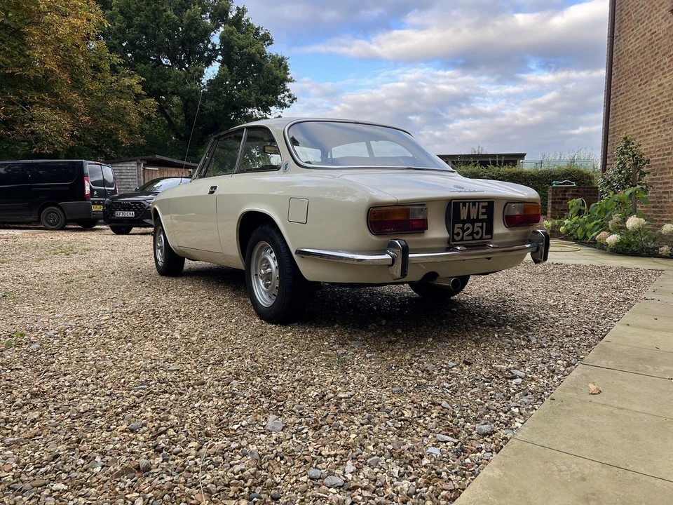 1973 Alfa Romeo 2000 GT Veloce - Image 10 of 30