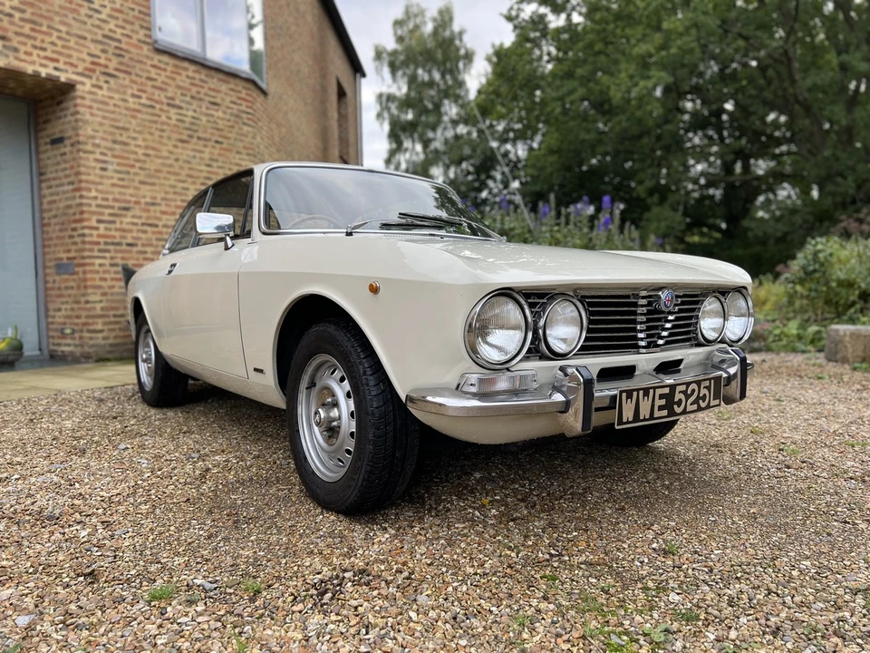 1973 Alfa Romeo 2000 GT Veloce - Image 23 of 30