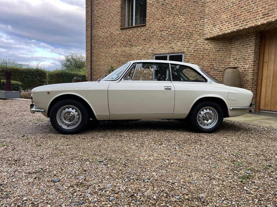 1973 Alfa Romeo 2000 GT Veloce - Image 8 of 30
