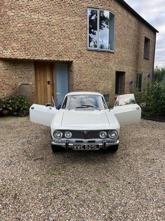 1973 Alfa Romeo 2000 GT Veloce - Image 27 of 30