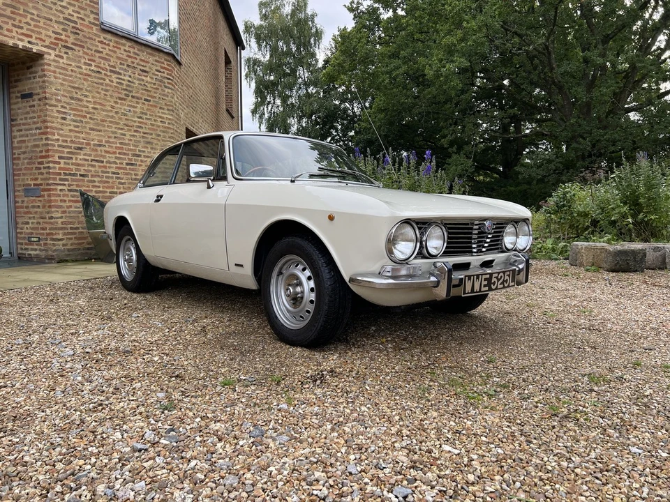 1973 Alfa Romeo 2000 GT Veloce - Image 20 of 30