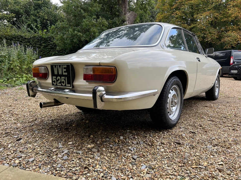1973 Alfa Romeo 2000 GT Veloce - Image 12 of 30