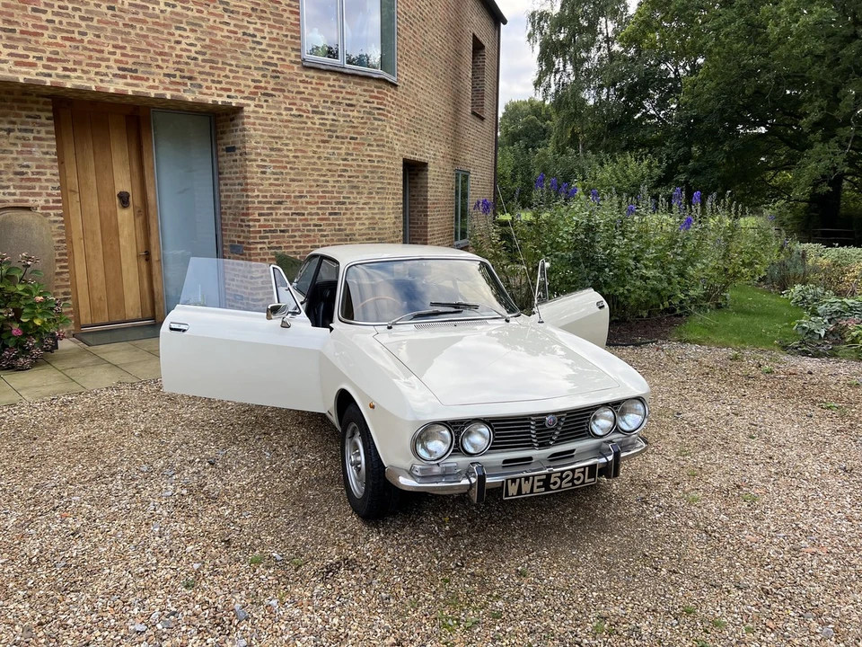 1973 Alfa Romeo 2000 GT Veloce - Image 26 of 30
