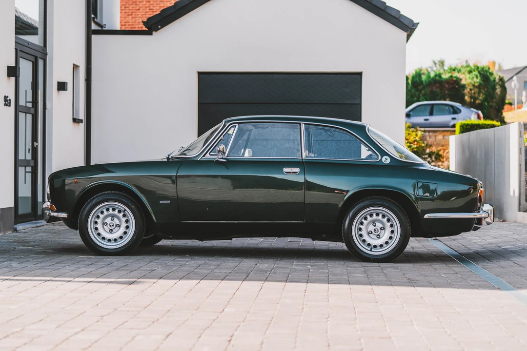 1973 Alfa Romeo 2000 GT Veloce - Image 5 of 31