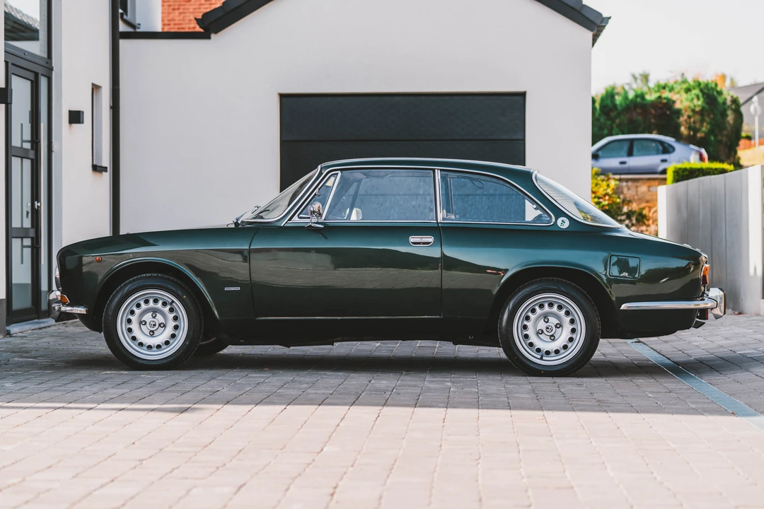 1973 Alfa Romeo 2000 GT Veloce - Image 13 of 31