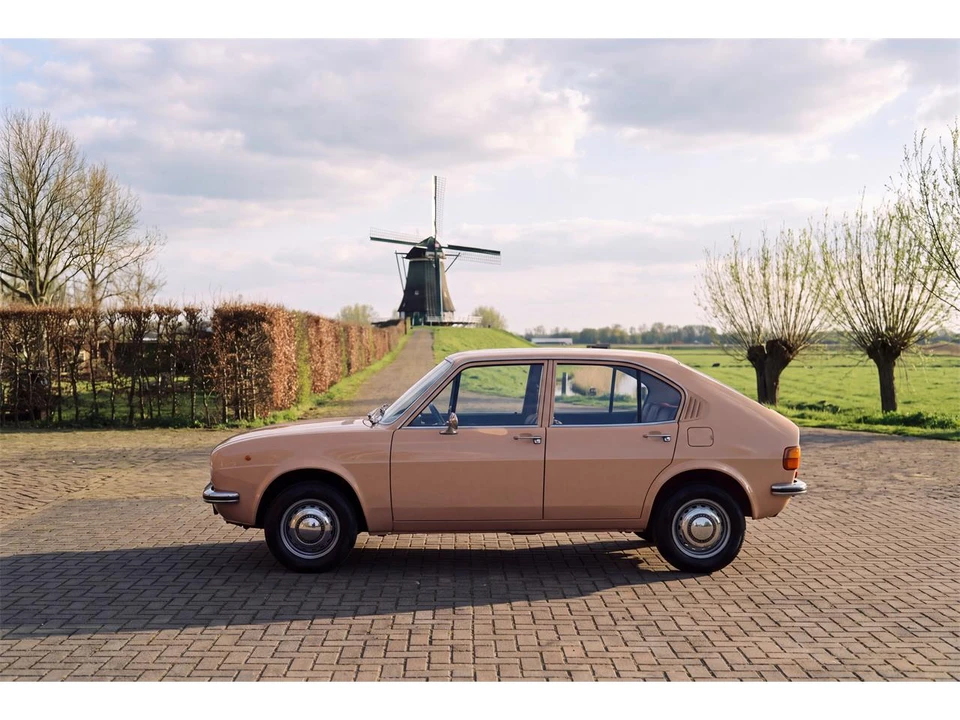 1973 Alfa Romeo 105/115 Series - Image 9 of 11