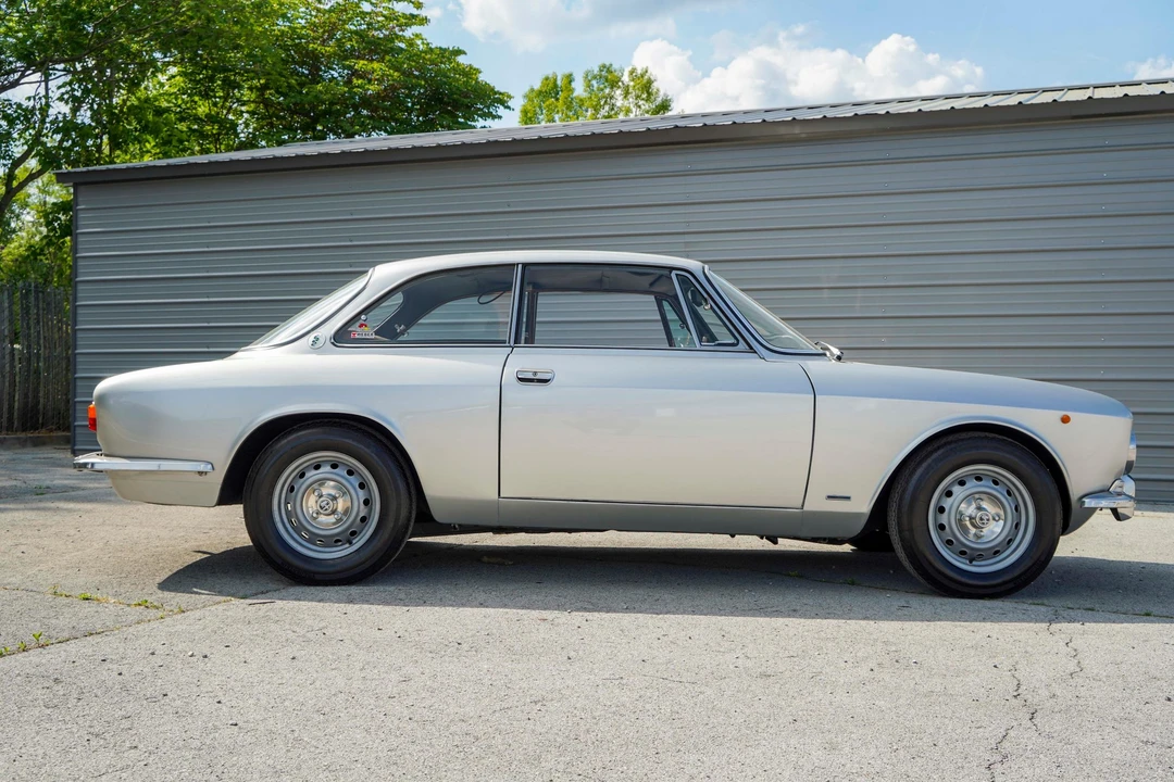 1973 Alfa Romeo GT 1600 Junior - Image 2 of 31