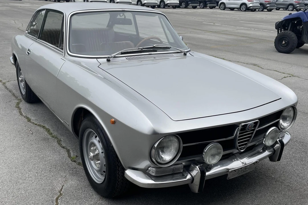 1973 Alfa Romeo GT 1600 Junior - Image 1 of 31