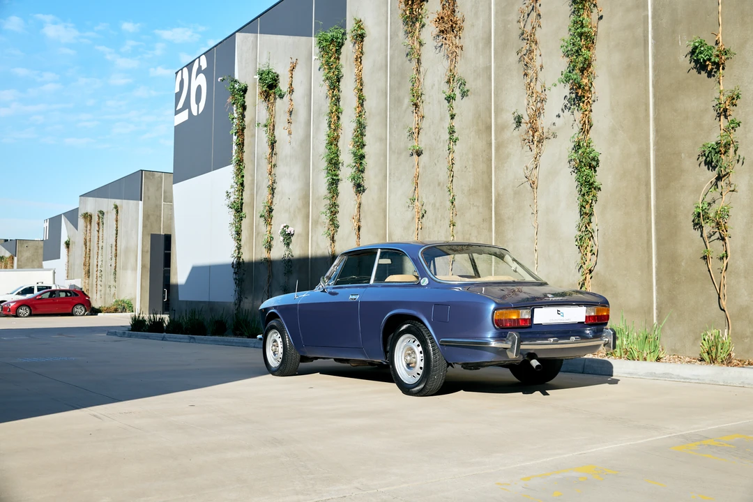 1973 Alfa Romeo 2000 GT Veloce - Image 4 of 31