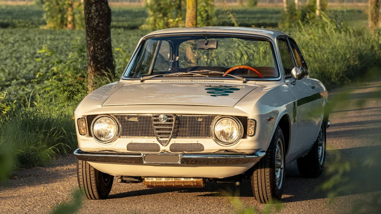 1973 Alfa Romeo GTA 1300 Junior - Image 17 of 31