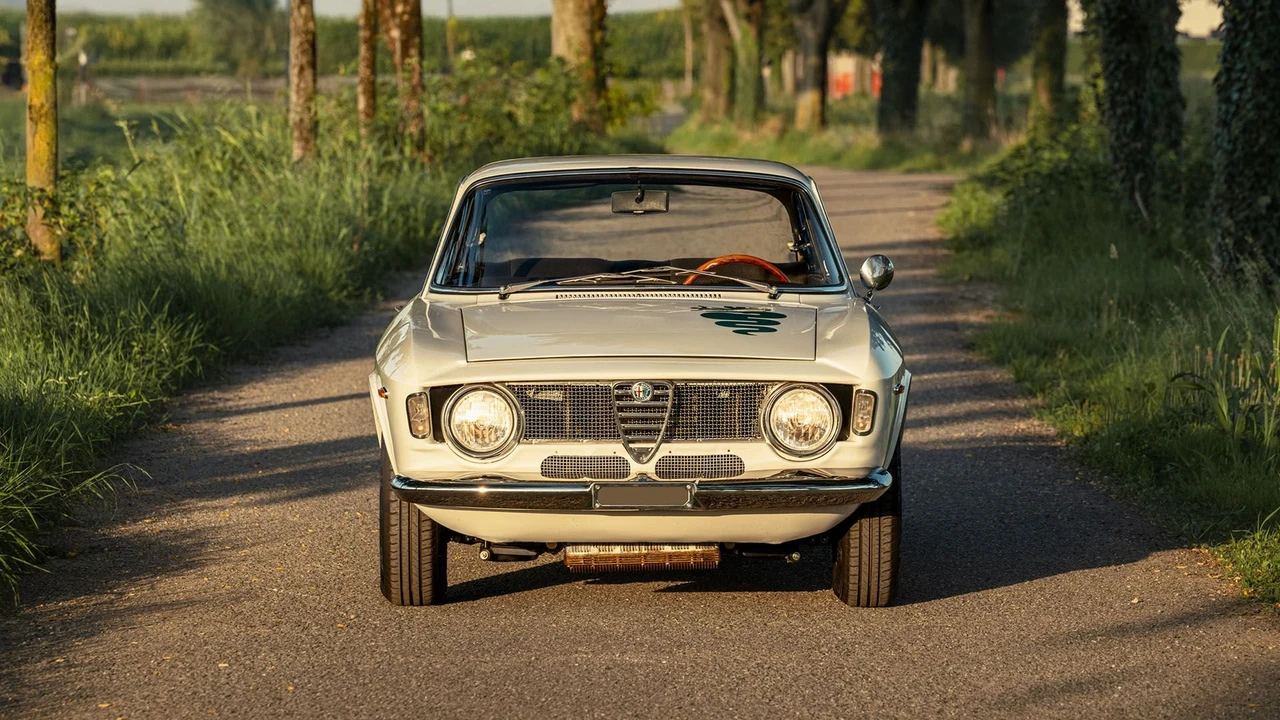 1973 Alfa Romeo GTA 1300 Junior - Image 13 of 31