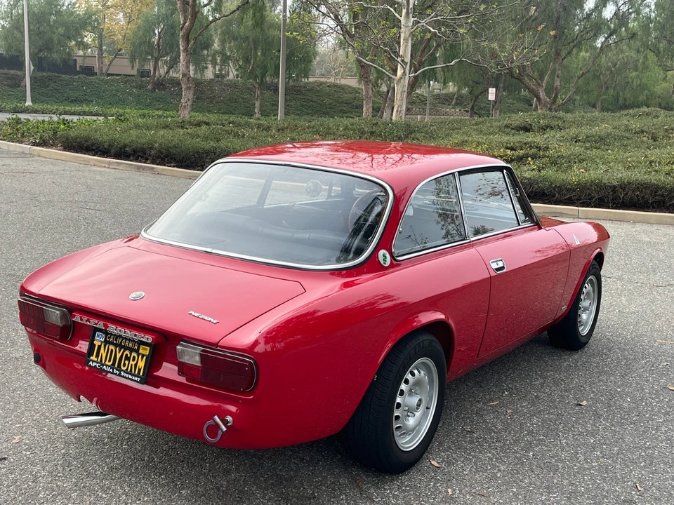 1973 Alfa Romeo 2000 GT Veloce - Image 5 of 21