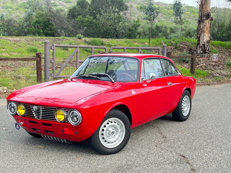 1973 Alfa Romeo 2000 GT Veloce - Image 2 of 21