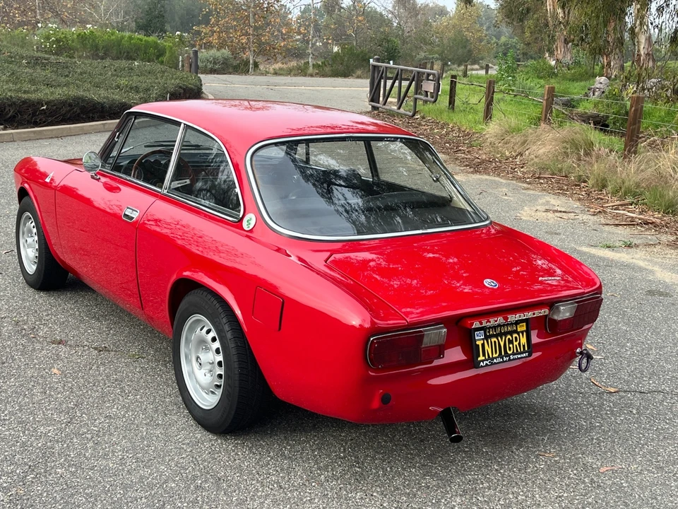1973 Alfa Romeo 2000 GT Veloce - Image 4 of 21