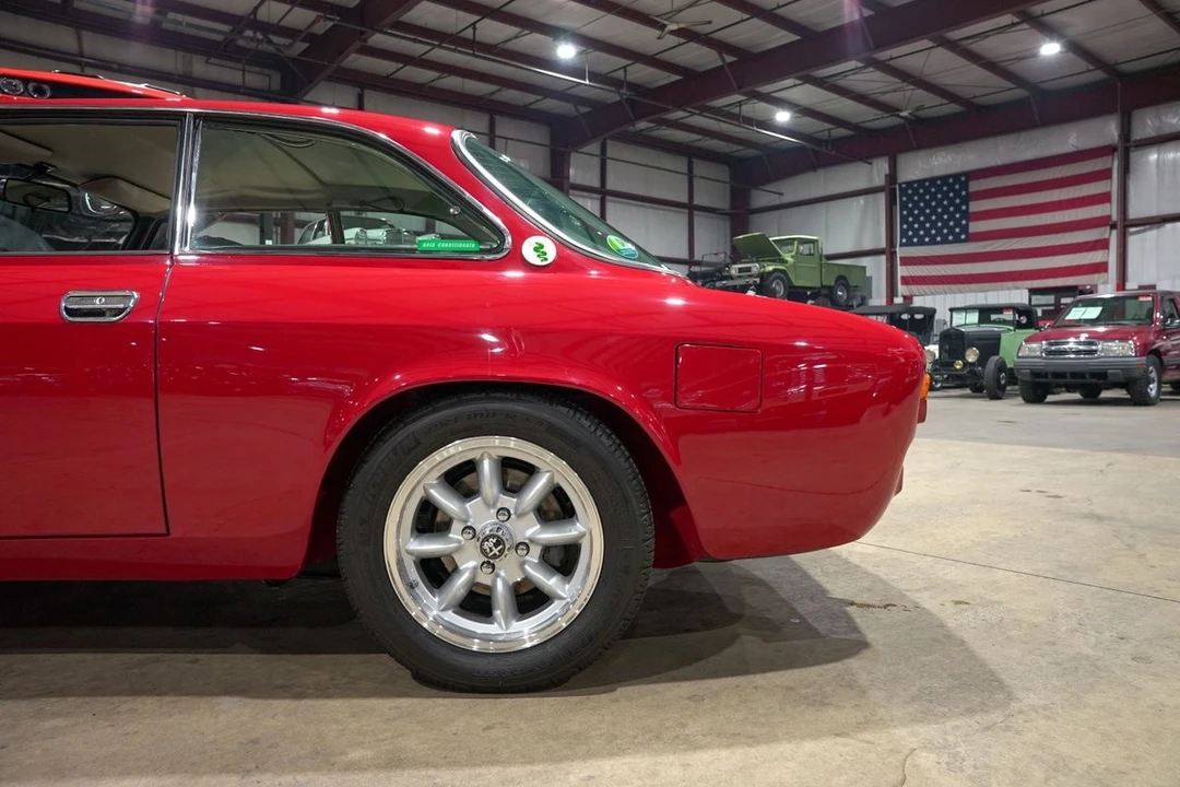 1973 Alfa Romeo 2000 GT Veloce - Image 5 of 12