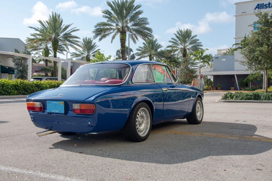 1973 Alfa Romeo 2000 GT Veloce - Image 12 of 31