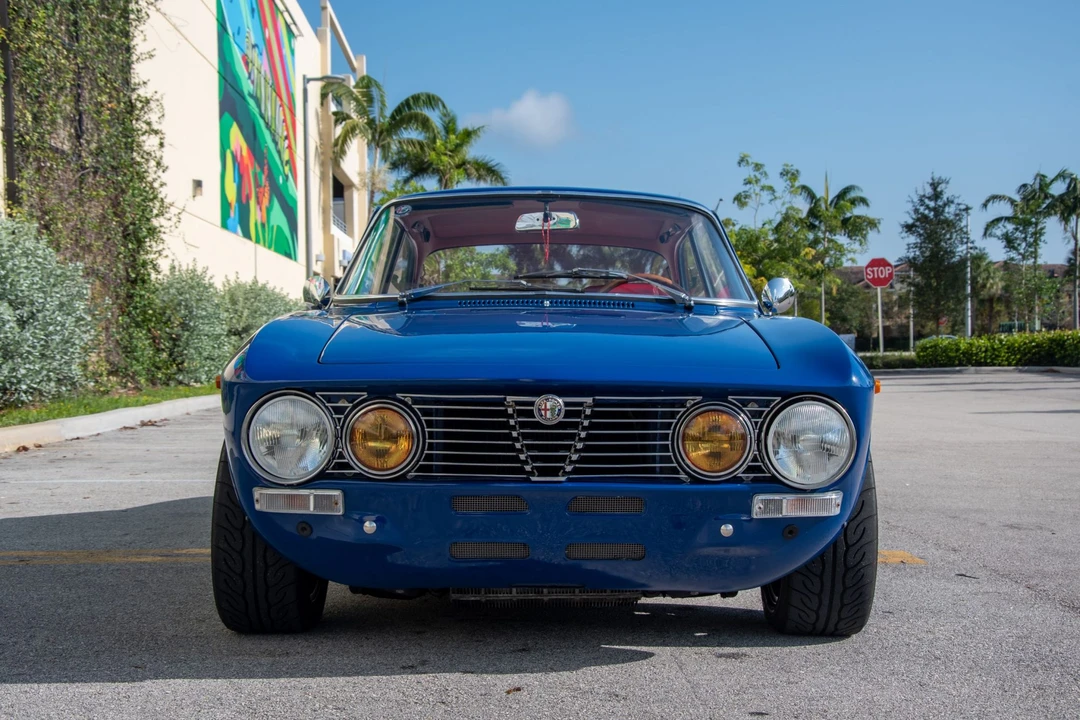 1973 Alfa Romeo 2000 GT Veloce - Image 5 of 31