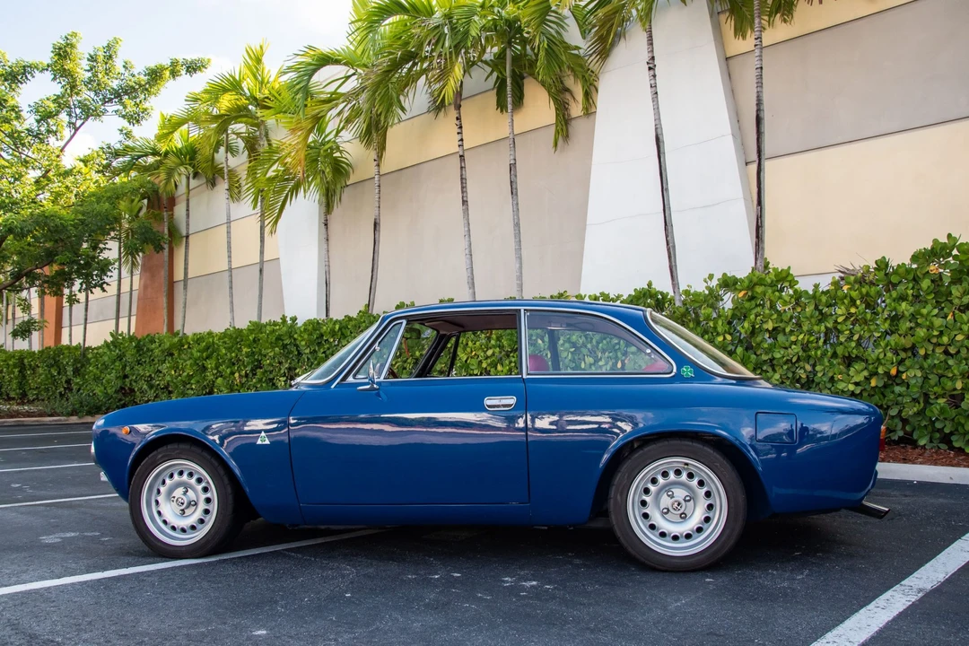 1973 Alfa Romeo 2000 GT Veloce - Image 22 of 31