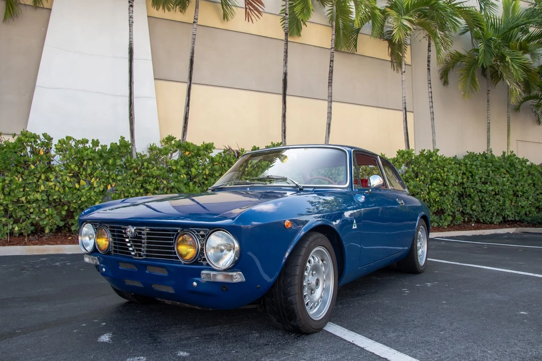 1973 Alfa Romeo 2000 GT Veloce - Image 4 of 31