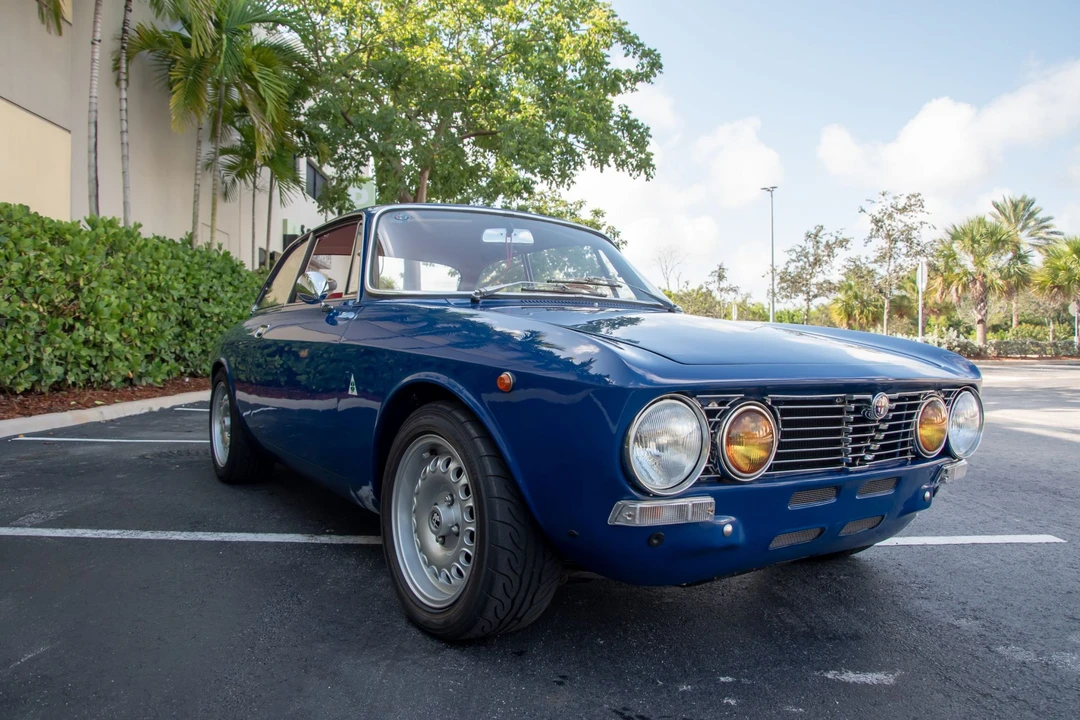 1973 Alfa Romeo 2000 GT Veloce - Image 10 of 31