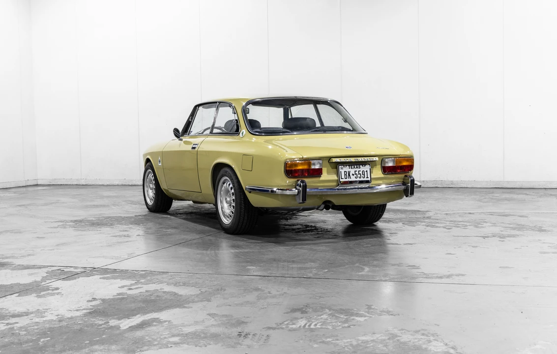1973 Alfa Romeo 2000 GT Veloce - Image 13 of 31