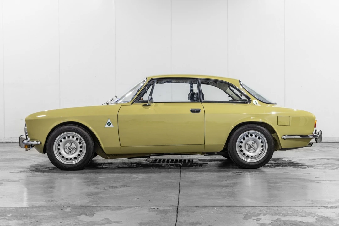 1973 Alfa Romeo 2000 GT Veloce - Image 9 of 31