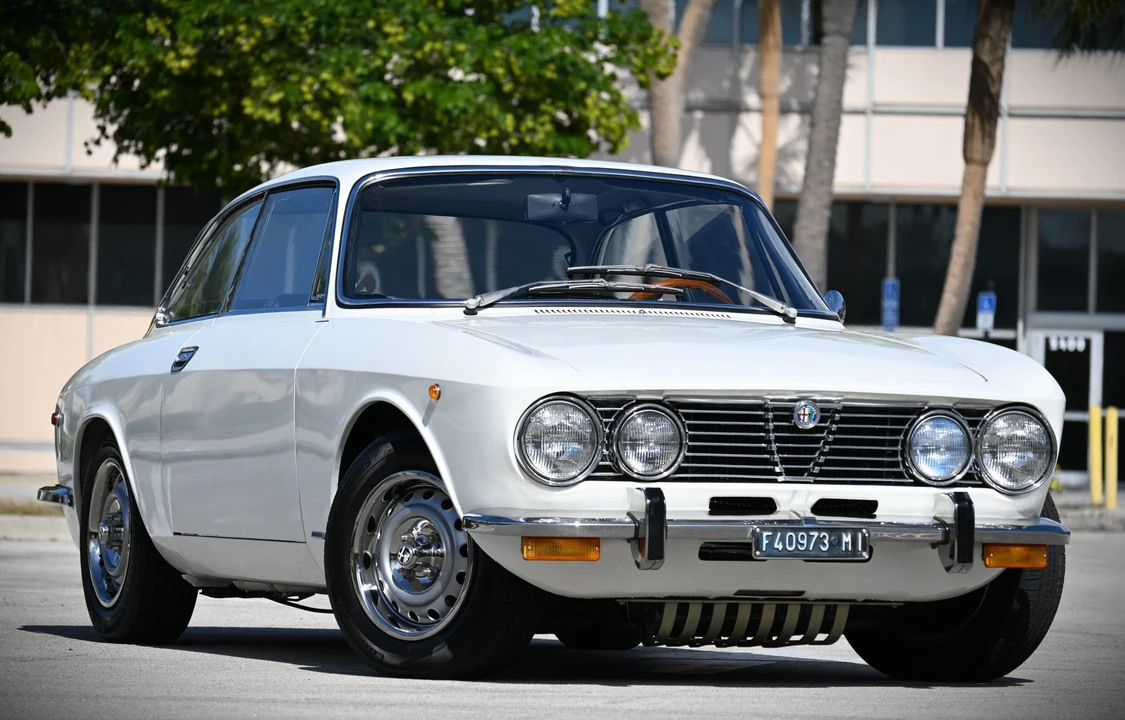 1973 Alfa Romeo 2000 GT Veloce - Image 4 of 31