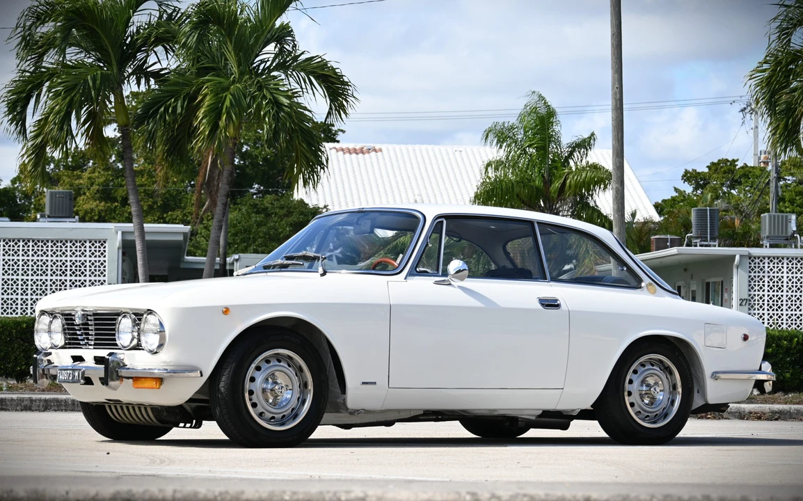 1973 Alfa Romeo 2000 GT Veloce - Image 9 of 31