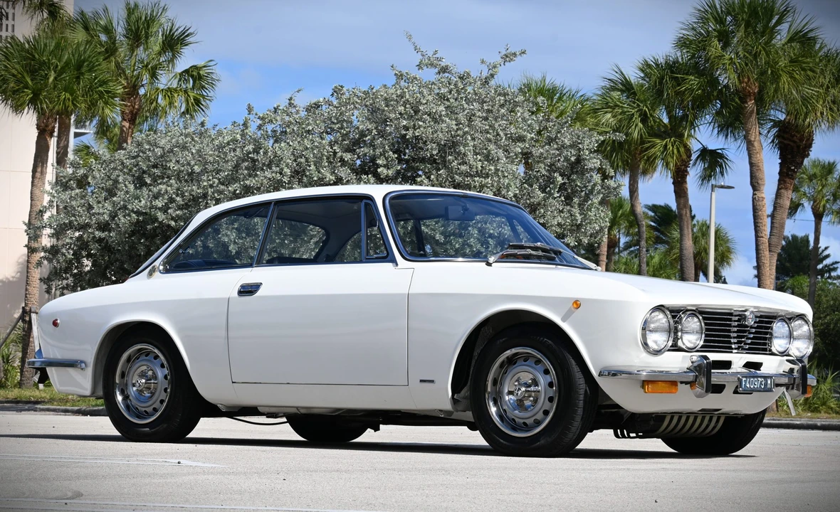 1973 Alfa Romeo 2000 GT Veloce - Image 2 of 31