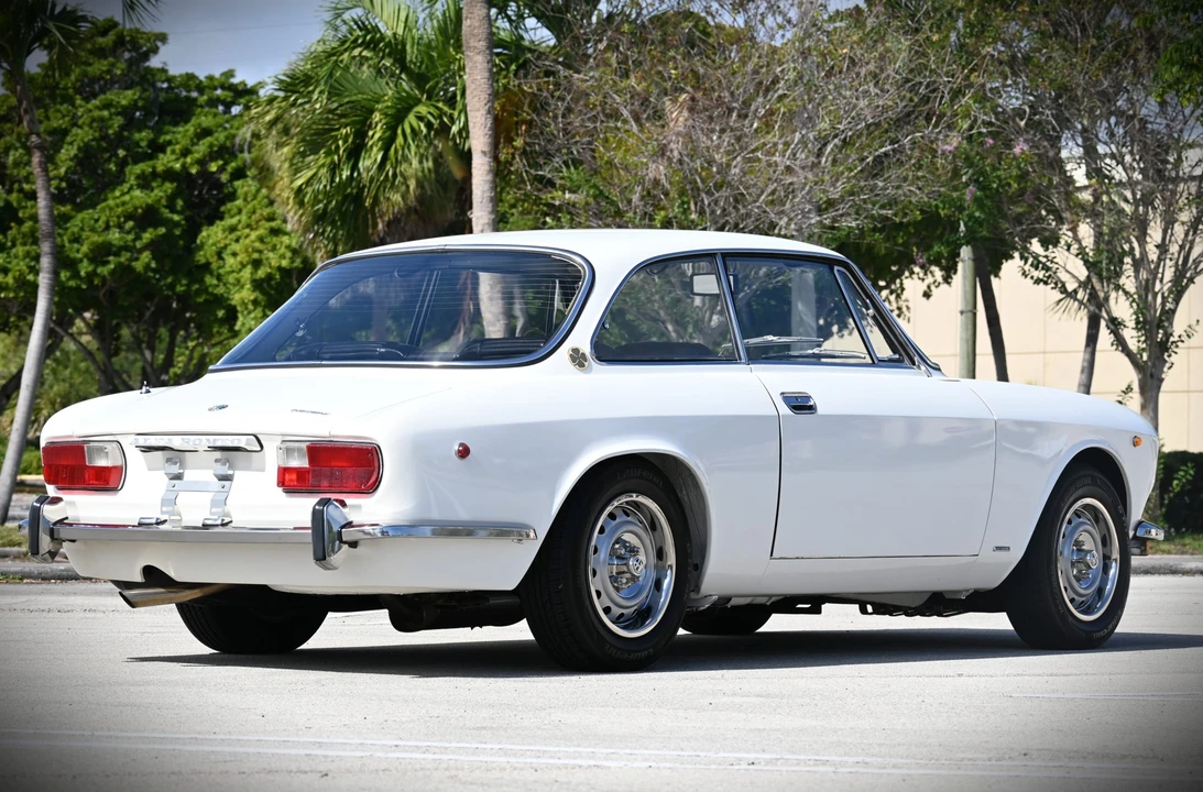 1973 Alfa Romeo 2000 GT Veloce - Image 18 of 31