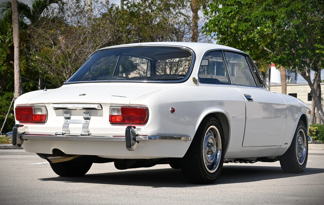 1973 Alfa Romeo 2000 GT Veloce - Image 17 of 31