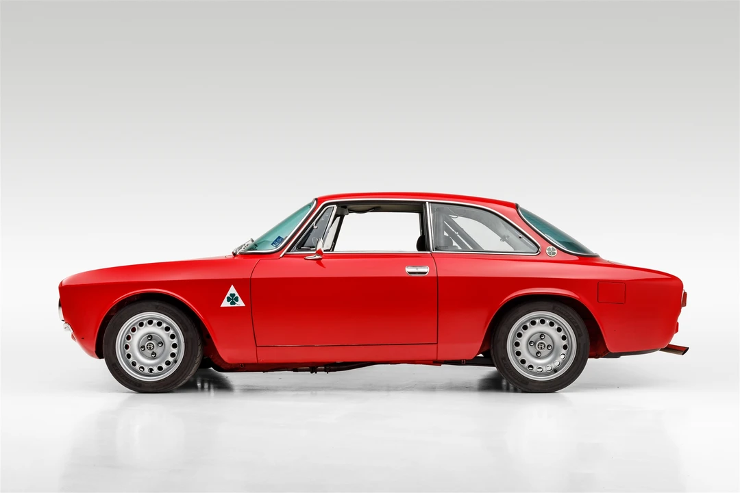 1973 Alfa Romeo 2000 GT Veloce - Image 14 of 31