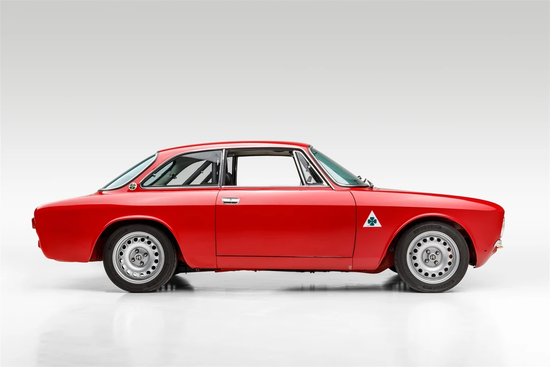 1973 Alfa Romeo 2000 GT Veloce - Image 4 of 31