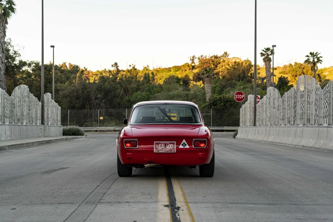 1973 Alfa Romeo 2000 GT Veloce - Image 5 of 31