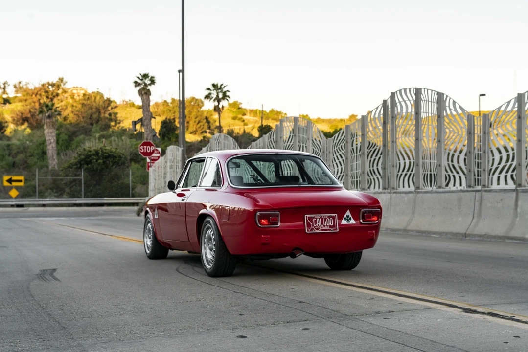 1973 Alfa Romeo 2000 GT Veloce - Image 6 of 31