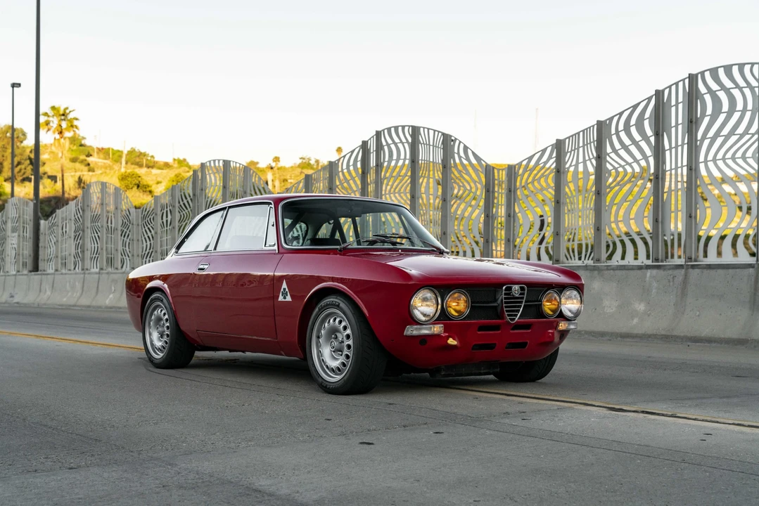1973 Alfa Romeo 2000 GT Veloce - Image 2 of 31
