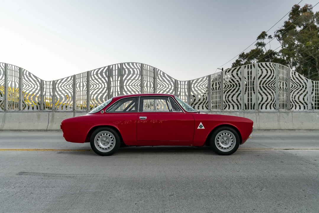 1973 Alfa Romeo 2000 GT Veloce - Image 4 of 31