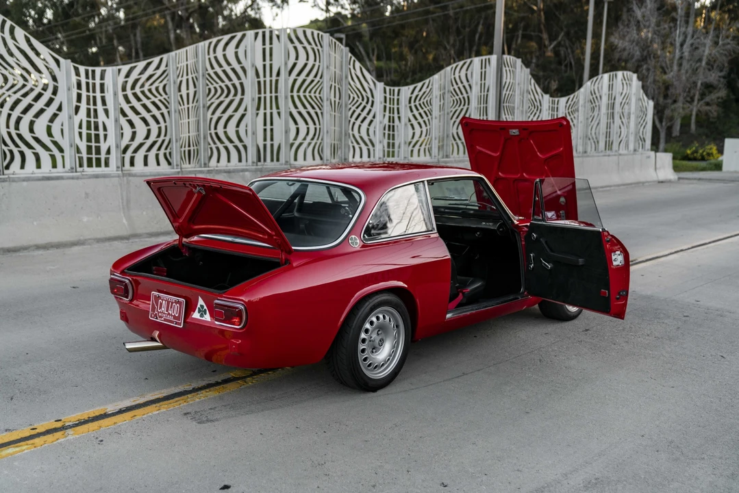 1973 Alfa Romeo 2000 GT Veloce - Image 25 of 31