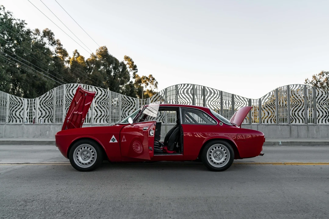 1973 Alfa Romeo 2000 GT Veloce - Image 27 of 31