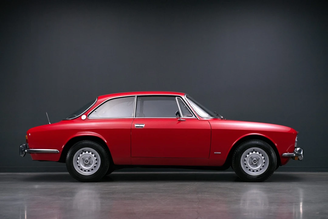 1973 Alfa Romeo 2000 GT Veloce - Image 9 of 31