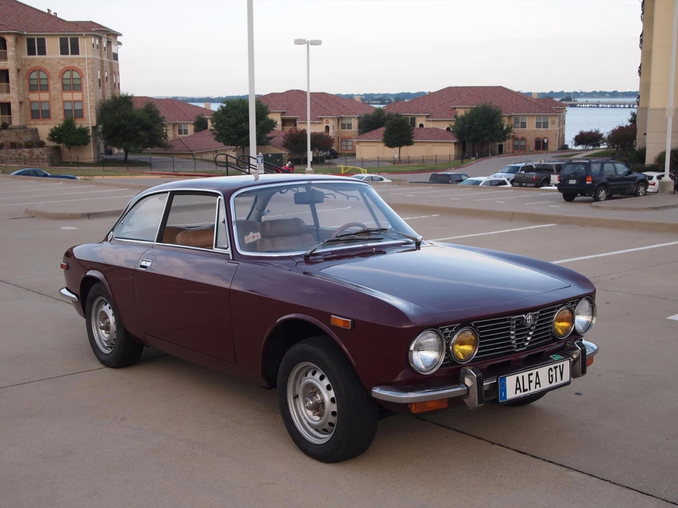 1973 Alfa Romeo 2000 GT Veloce - Image 11 of 31