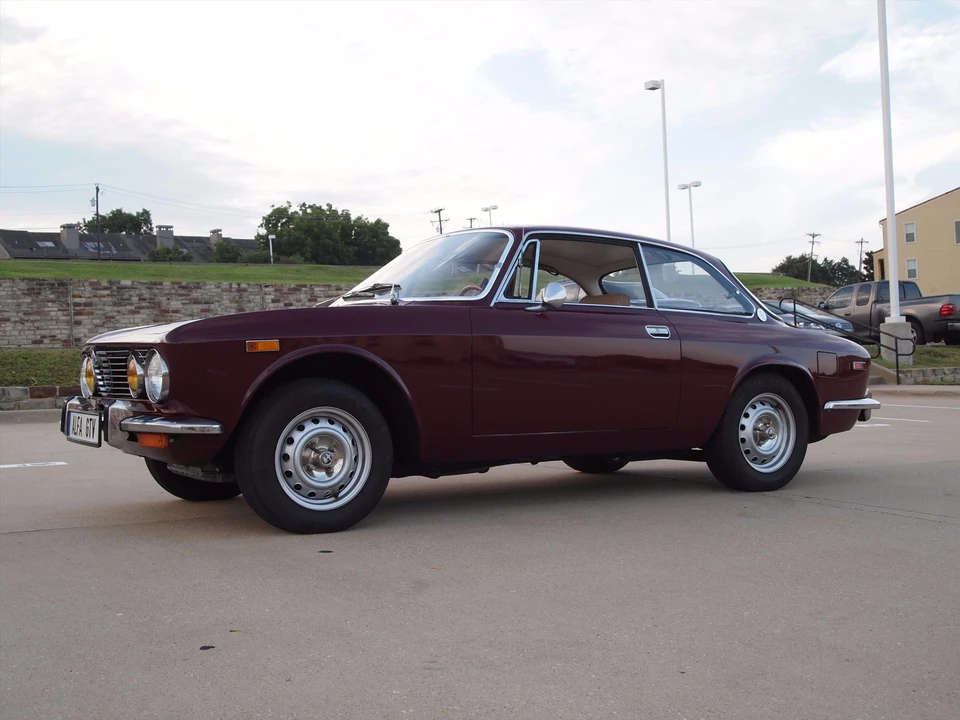 1973 Alfa Romeo 2000 GT Veloce - Image 13 of 31