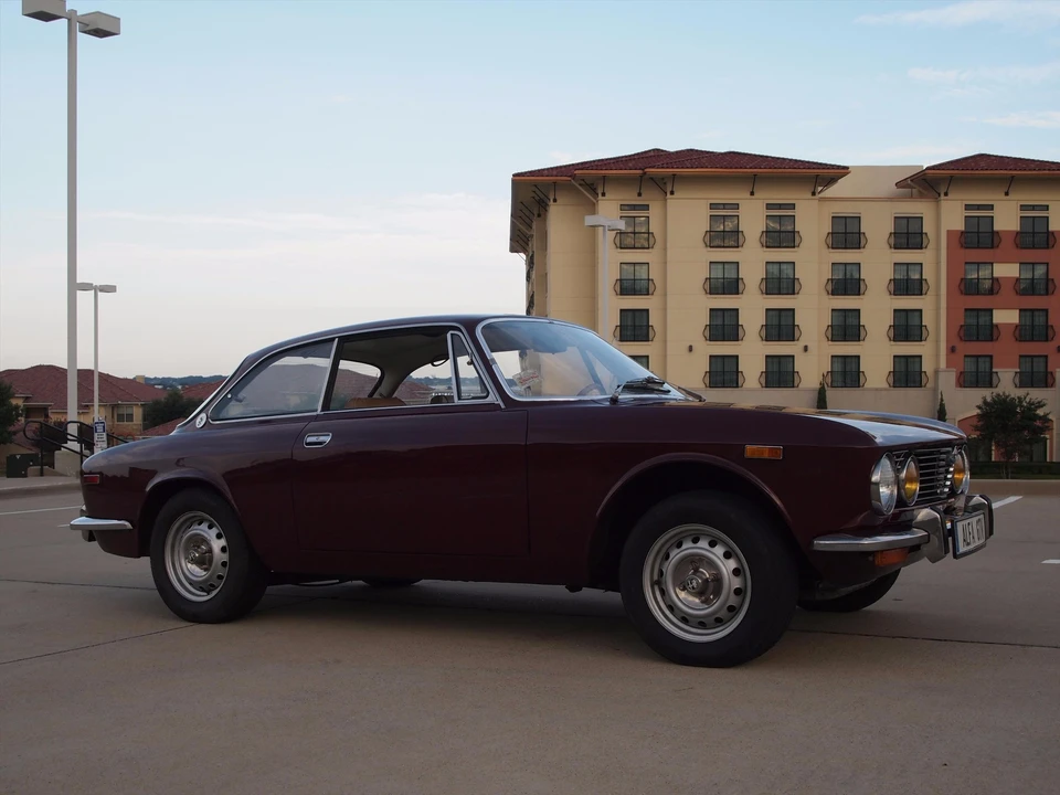 1973 Alfa Romeo 2000 GT Veloce - Image 14 of 31