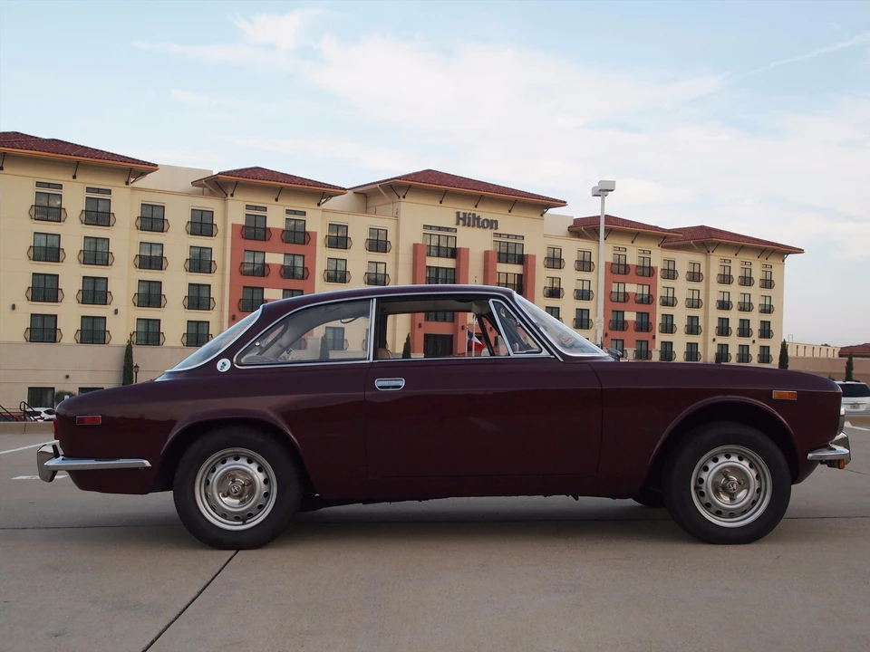 1973 Alfa Romeo 2000 GT Veloce - Image 16 of 31